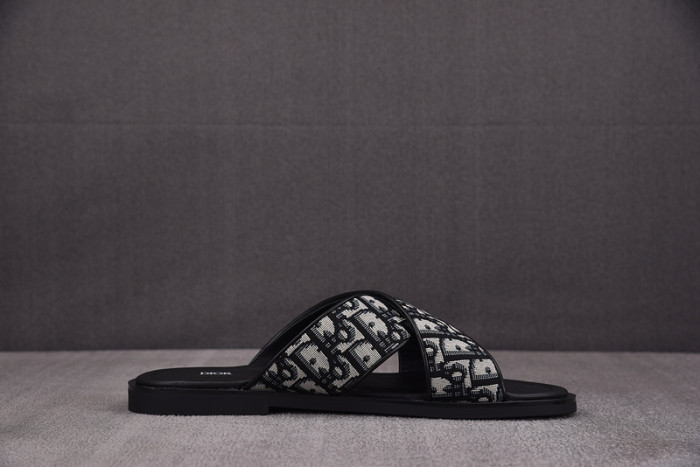Dio*r sandal 51