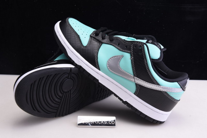 Nike Dunk SB Low Diamond Supply Co. "Tiffany" 304292-402