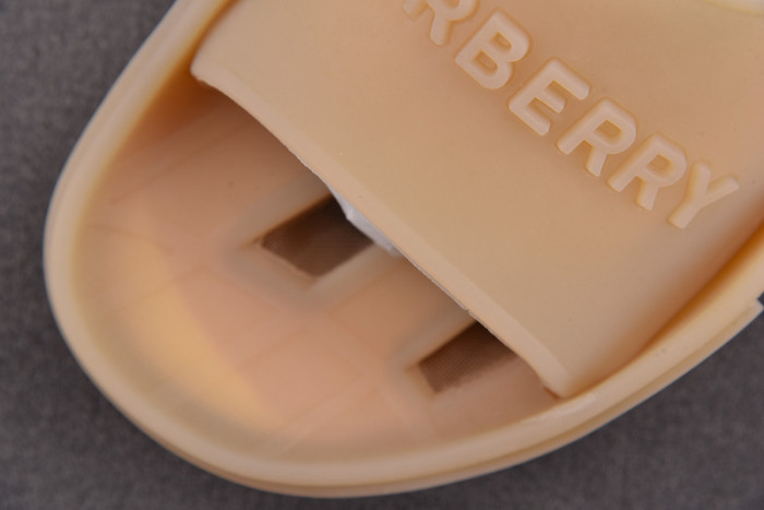 BURBER*Y Sandal8