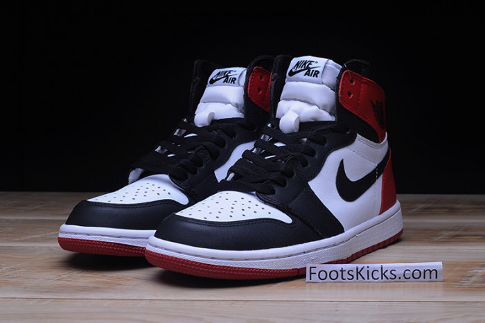 AIR JORDAN 1 High OG “Black Toe” white/ black-varsity red  555088-125