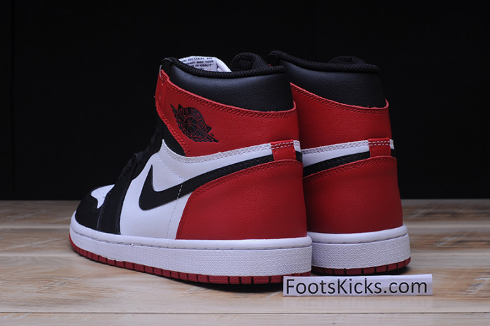 AIR JORDAN 1 High OG “Black Toe” white/ black-varsity red  555088-125
