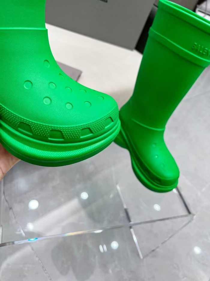 BALENCIAG* CROCS BOOT 5000102